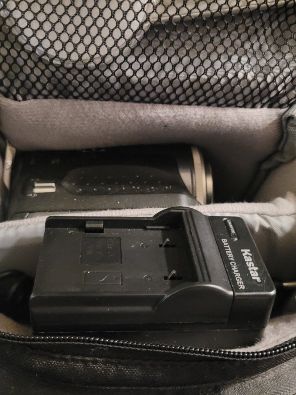JVC Everio GZ-MG35U Hard Disk Camcorder Complete Kit — Made in Malaysia, Charger - Picture 3 of 16